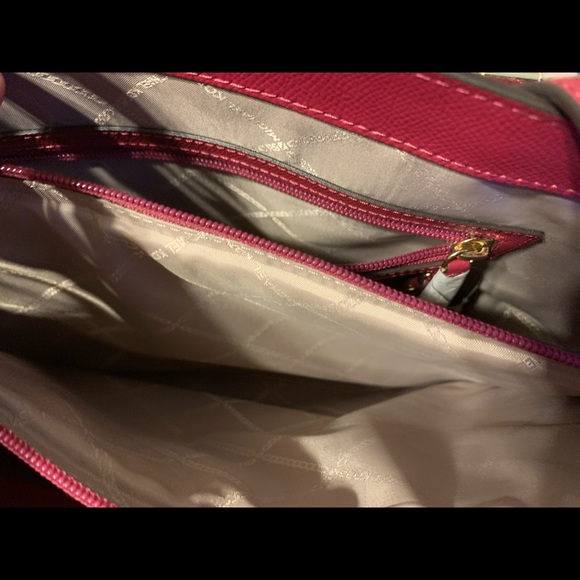 New Michael Kors With with Dust bag - Picture 3 of 5